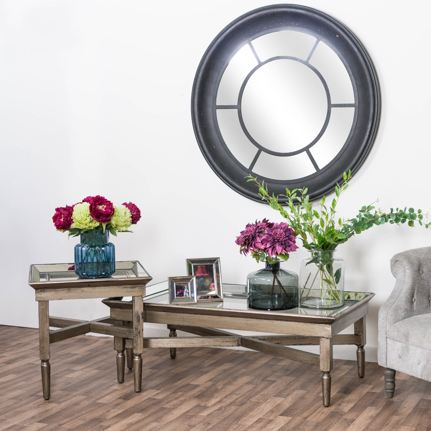 Astor Beistelltisch aus Holz und Glas mit Spiegeldetails