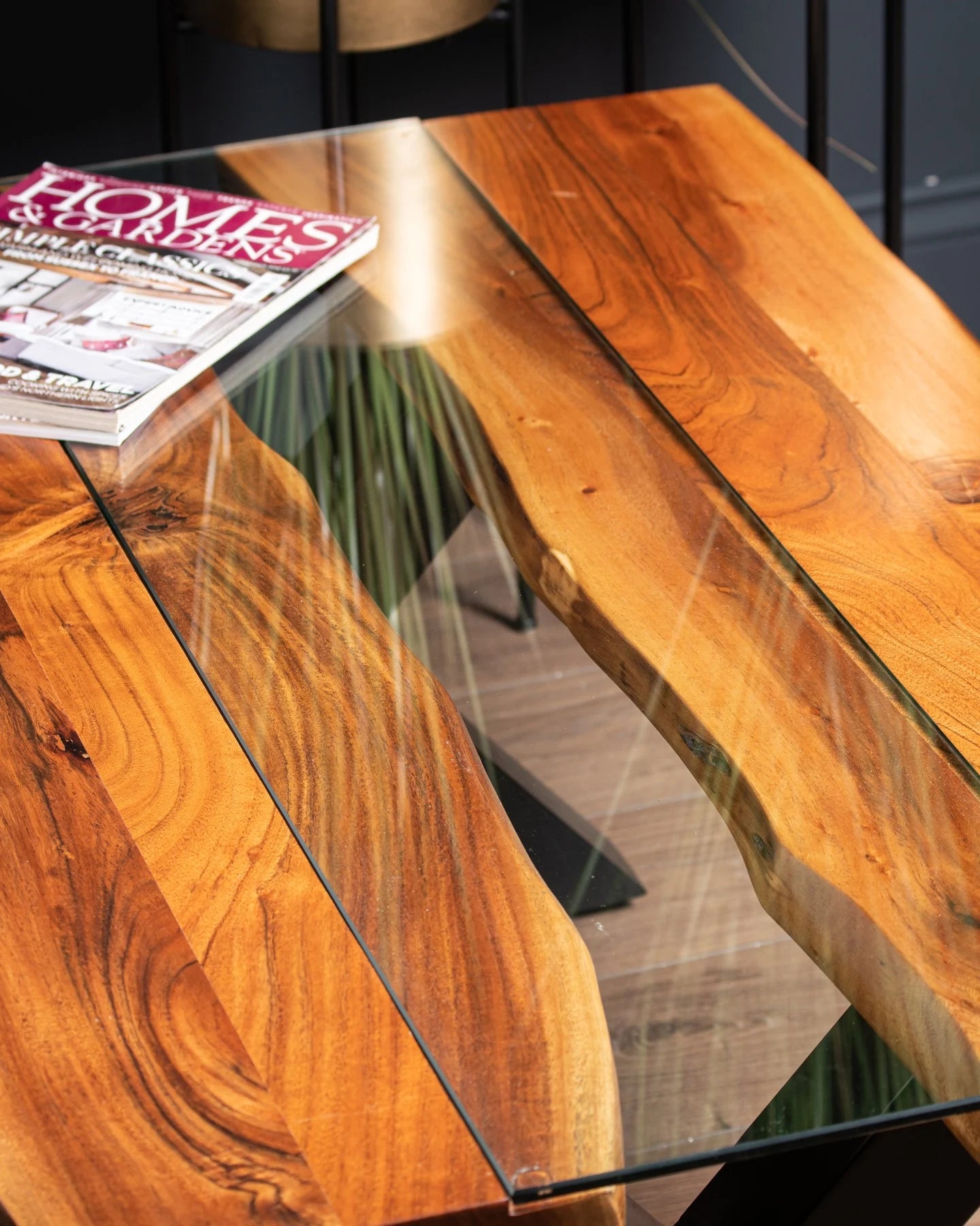 Vorbestellung für Januar - Live Edge Collection River Couchtisch