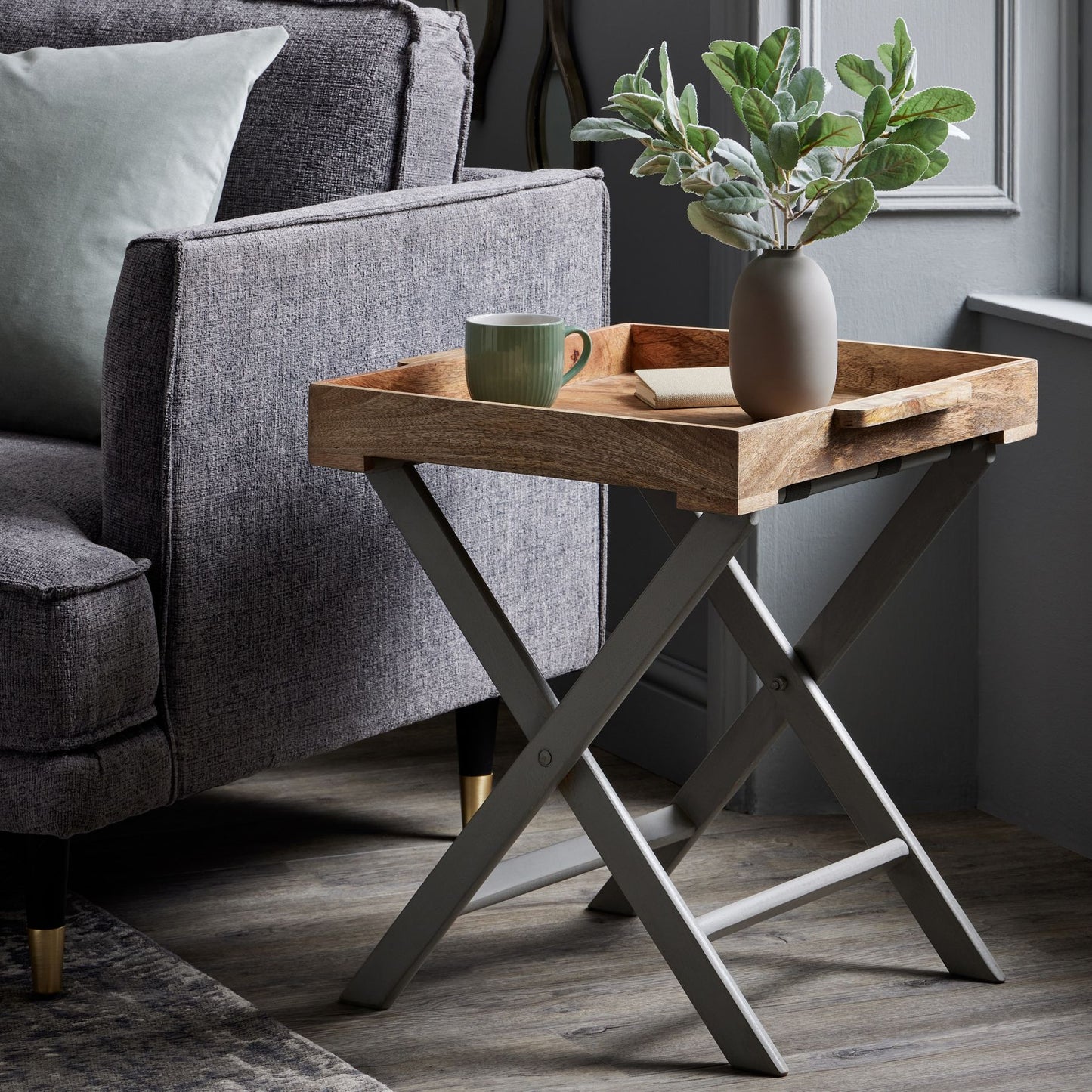 Großer Butler-Tabletttisch der Nordic Grey Collection