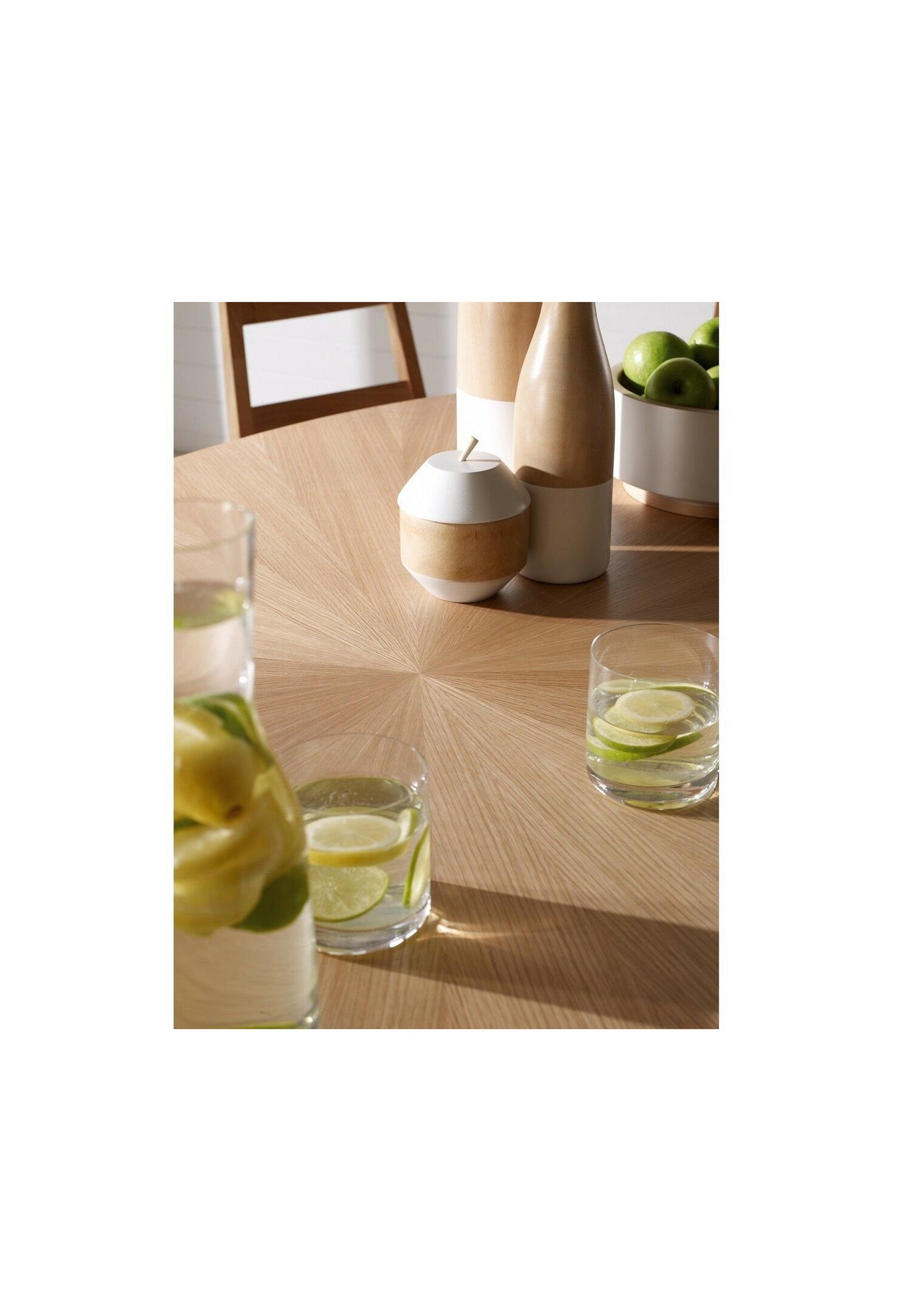 Couchtisch aus Eiche im skandinavischen Stil