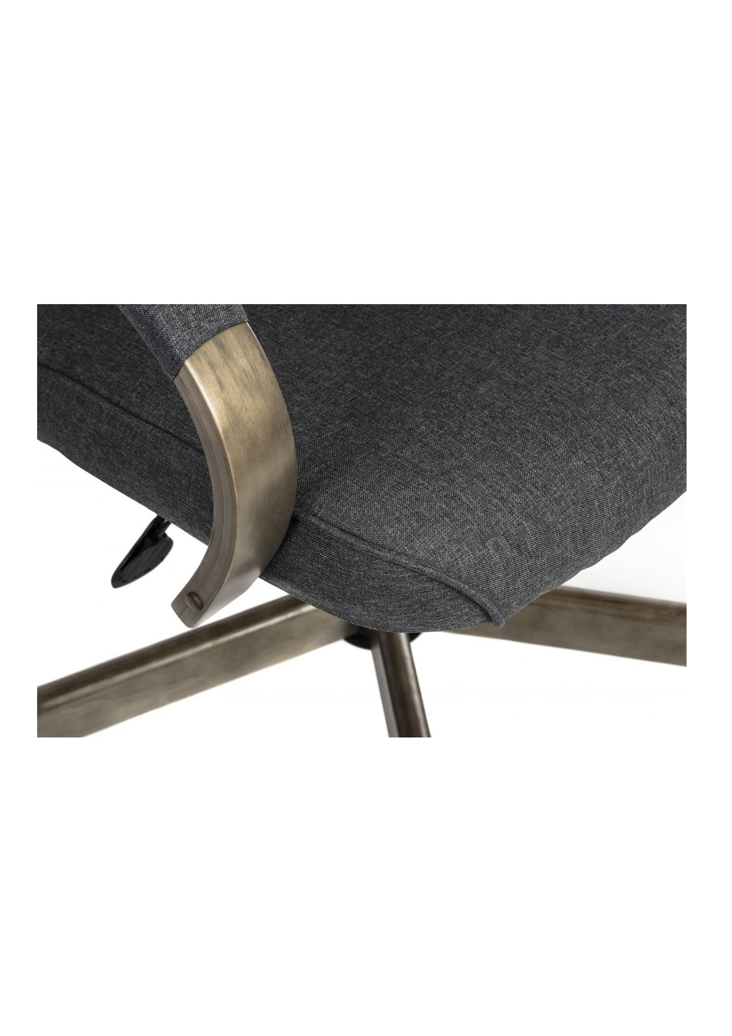 Chefsessel im traditionellen Stil mit grauem Stoffbezug und Treibholz-Effekt