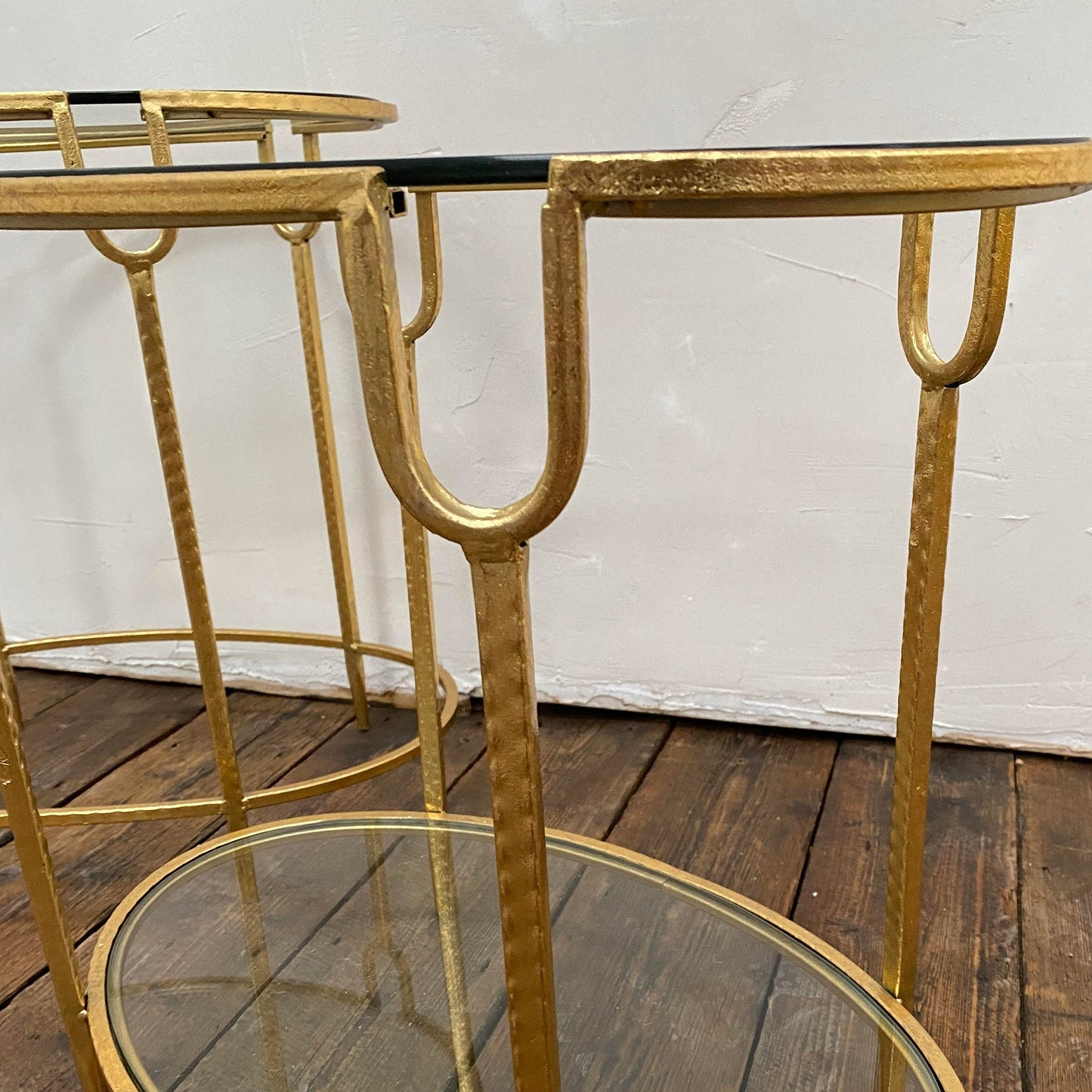 Wunderschönes Beistelltisch-Set aus Blattgold - ovale Form