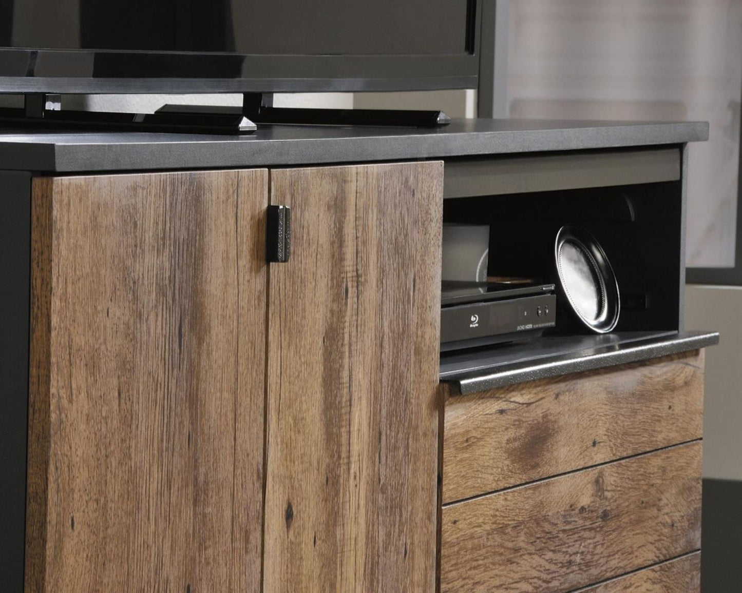 Loft-Apartment/TV-Ständer/Sideboard im Industriestil in schwarzem Finish mit Akzenten aus Vintage-Eiche