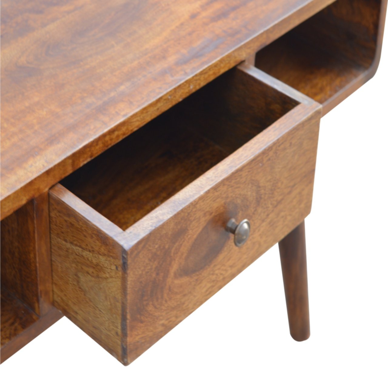 Gebogener Couchtisch aus Kastanienholz