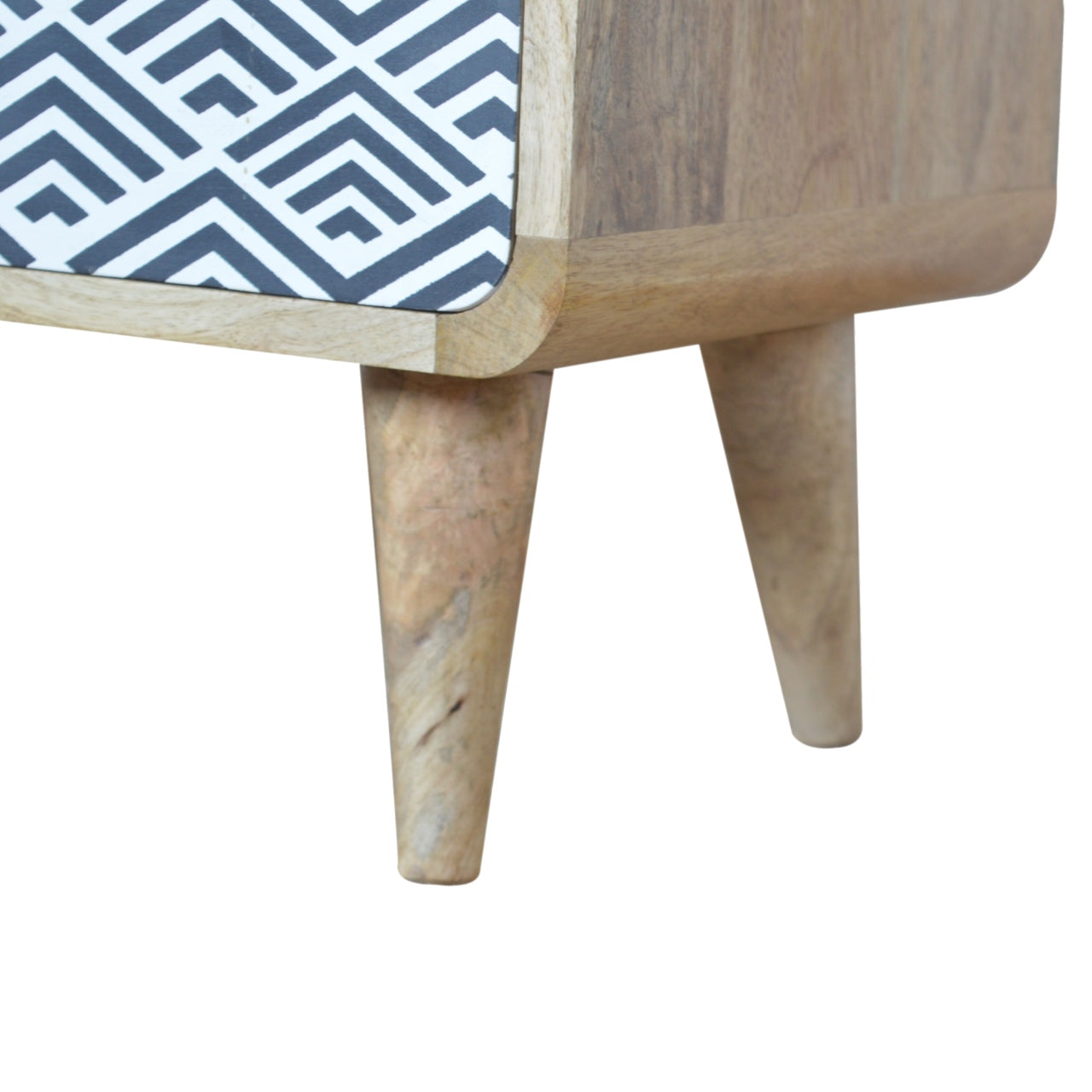 Monochrome Print Media TV Unit