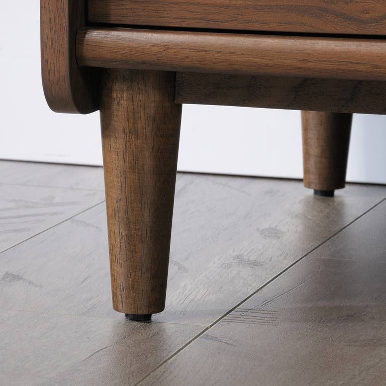 Elegant lateral filer in Grand Walnut effect finish