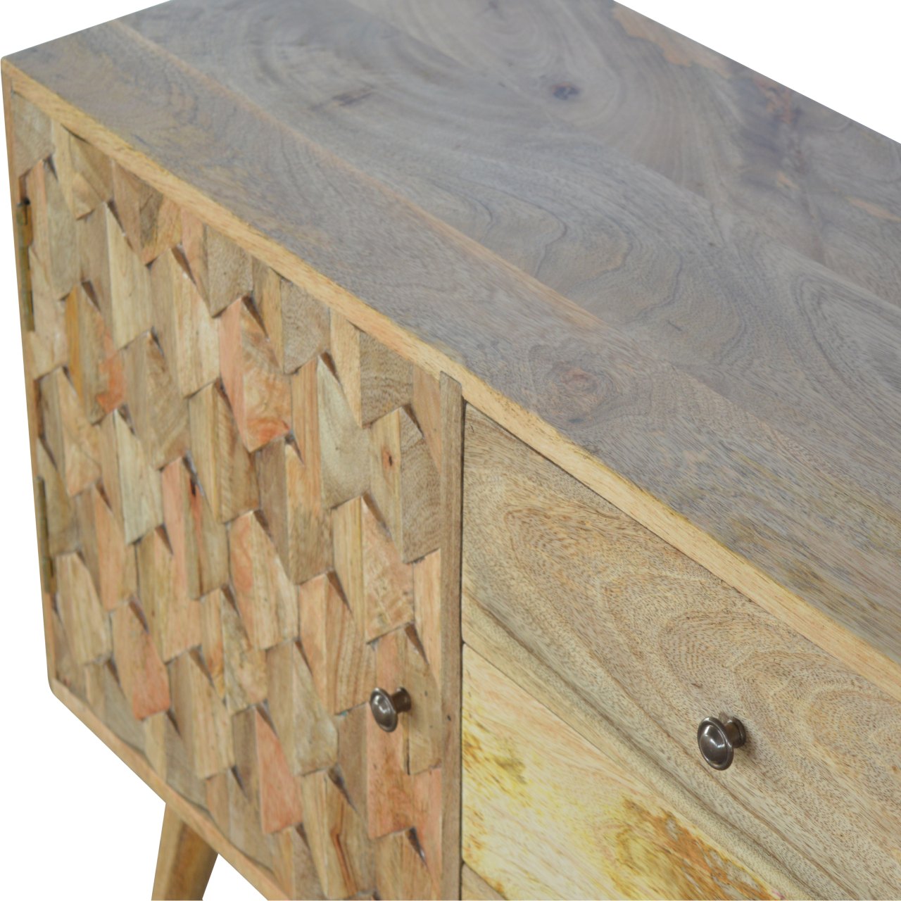 Sideboard aus hellem Holz mit Ananas-Schnitzereien